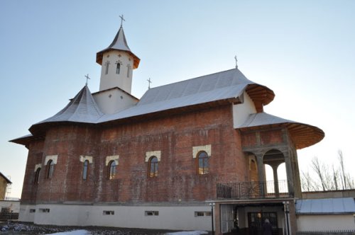 În vară Biserica „Sfântul Arhidiacon Ştefan“ a fost acoperită Poza 102300