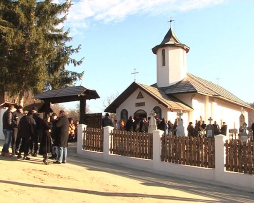Resfinţire de biserică la Dobreşti, Argeş Poza 102344