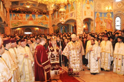 Biserica „Sfântul Arhidiacon Ştefan“ din Zalău a fost târnosită Poza 102718