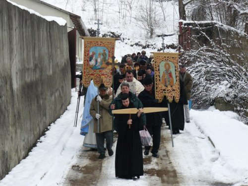 Ajunul Bobotezei la Mănăstirea Vasiova Poza 102741