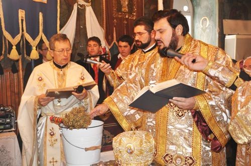 Liturghie arhierească în localitatea Ortelec Poza 102827