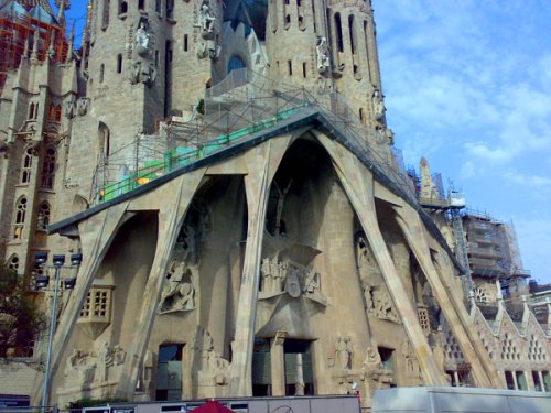 Barcelona, metropola catedralei neterminate Poza 102911