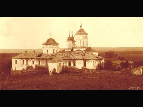 Mănăstirea Gura Motrului acum un secol Poza 103430