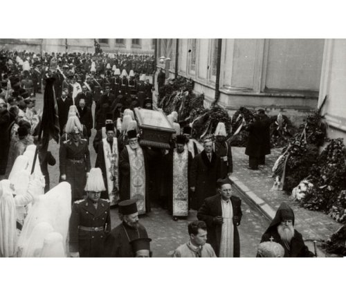 Funeraliile întâiului patriarh al României Poza 103635