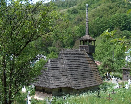 Restaurarea bisericii monument istoric din Rebrişoara Poza 103886