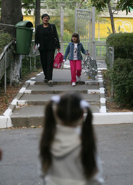 A privi în oglinda respectului Poza 104010