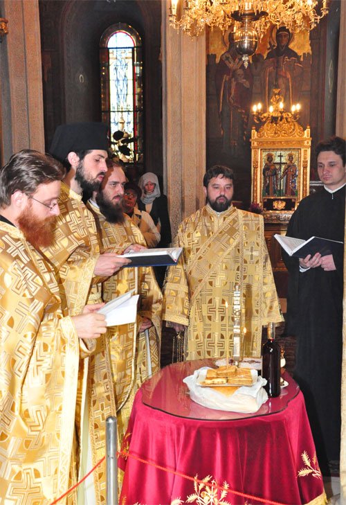 72 de ani de la trecerea la Domnul a patriarhului Miron Poza 104041