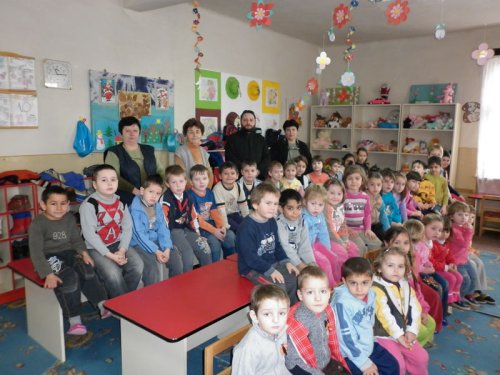 Educaţie creştină pentru preşcolarii din Ineu, judeţul Arad Poza 104055