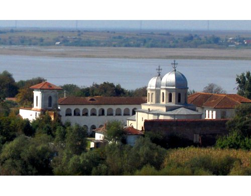 Proiect de reabilitare a Mănăstirii Comana Poza 104199