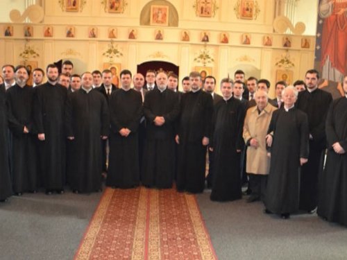 Delegaţie din Arhiepiscopia Târgoviştei la instituţiile europene Poza 104391