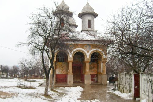 Biserica „Adormirea Maicii Domnului“, Predeşti Poza 104472