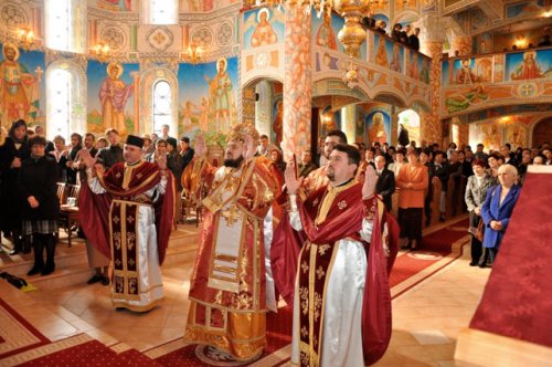 Liturghie arhierească la Zalău Poza 104736