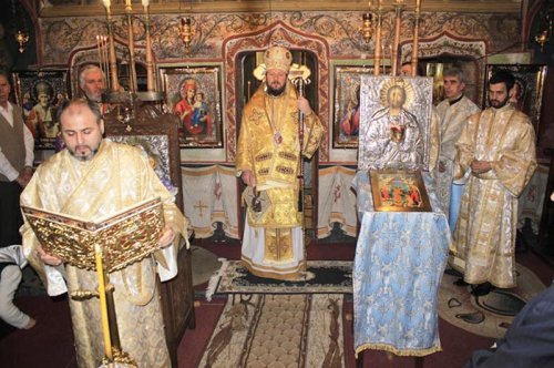 Liturghie arhierească în Biserica „Sfântul Dimitrie“ Poza 104787