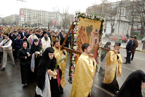 Pelerinaj ortodox de Florii în Bucureşti Poza 104966