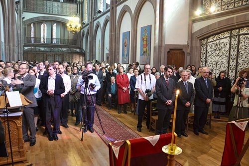 Comuniune ortodoxă pentru românii din Occident Poza 105135