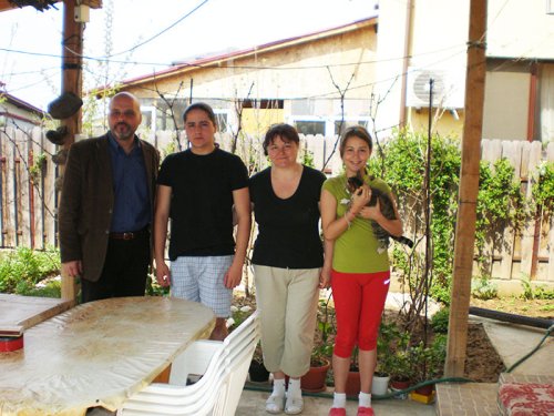 Familia care trăieşte Paştele neîmbrăcat în turism Poza 105134