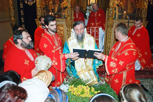 Liturghie arhierească la catedrala din Craiova Poza 105155