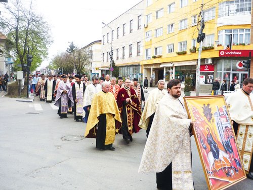 Pelerinaj de Florii în Arhiepiscopia Râmnicului Poza 105156