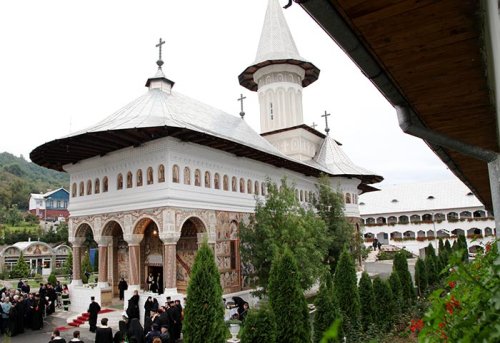 Moaştele Sfântului Nectarie de Eghina, în Episcopia Oradiei Poza 105264