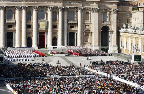 Papa Ioan Paul al II-lea, beatificat ieri la Vatican Poza 105358