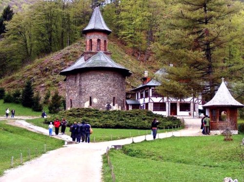 Hram la Mănăstirea Prislop Poza 105510