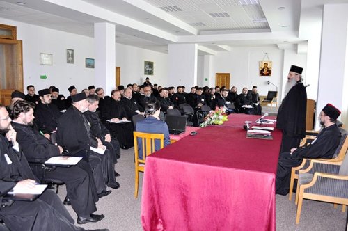 Conferinţele preoţeşti din Arhiepiscopia Iaşilor au debutat la Durău Poza 105723