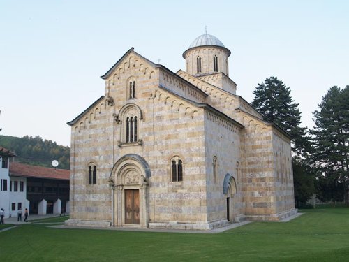 Autorităţile albaneze vor apăra mănăstirile ortodoxe din Kosovo Poza 105936