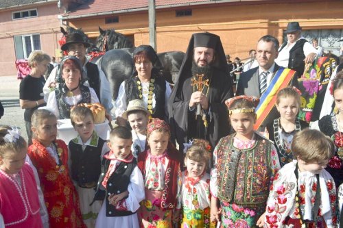 Sărbătoare pentru credincioşii Parohiei Măgura, Caransebeş Poza 105945