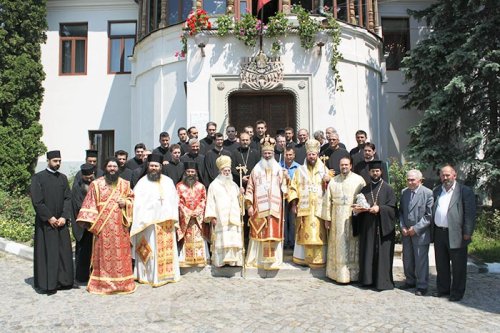 Vizite de marcă în Arhiepiscopia Râmnicului Poza 105946