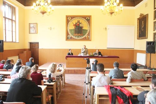 Conferinţă despre cunoaşterea prin jertfă, la Sibiu Poza 106008