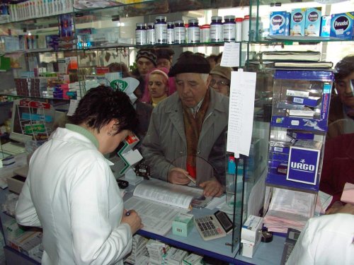 Pacienţii cronici îşi pot procura medicamente din orice farmacie Poza 106028
