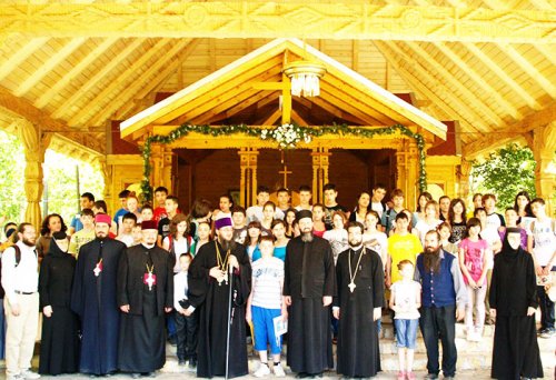 Concursul „Sfinţii, prietenii copiilor“ a reunit peste 50 de tineri din Giurgiu Poza 106090