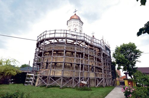 Biserica Nicoriţă, în veşmânt de sărbătoare Poza 106128