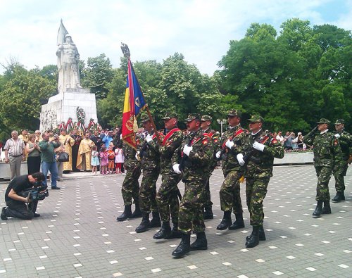 Ceremonial militar-religios de Ziua Eroilor Poza 106200