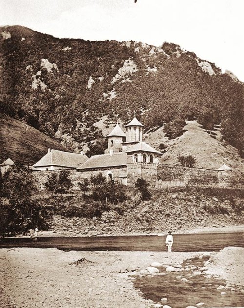 Mănăstirea Cornetu din Vâlcea la sfârşitul secolului al XIX-lea Poza 106242