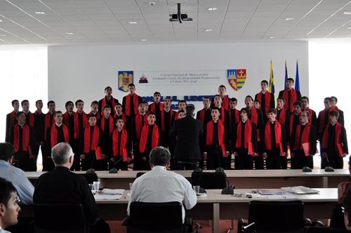 Seminarişti romaşcani, premiaţi la un concurs naţional de muzicã Poza 106317