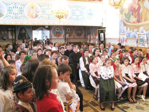 Slujirile ierarhilor din Transilvania la Duminica Tuturor Sfinţilor Poza 106551