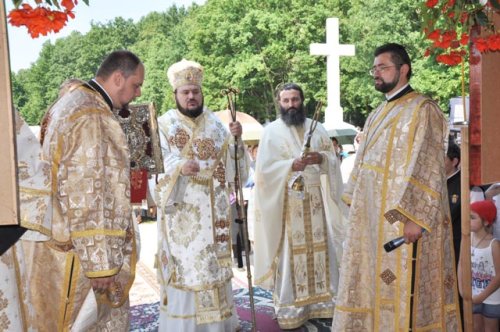 PS Petroniu, la hramul de la Schitul Bobota Poza 106761