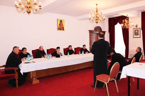 Trei posturi clericale scoase la concurs în Arhiepiscopia Râmnicului Poza 106841