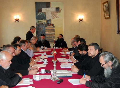 Consiliul Eparhial al Arhiepiscopiei Timişoarei, în şedinţă de lucru Poza 106892