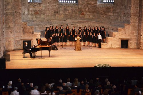 Concert de cântece religioase la Patriarhia Ecumenică Poza 106972