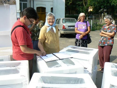 Electrocasnice şi mobilier pentru sinistraţii din Şendriceni şi Dorohoi Poza 107190