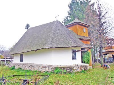 A fost restaurată Biserica „Sfânta Parascheva“ din Valea Sării, Vrancea Poza 107266