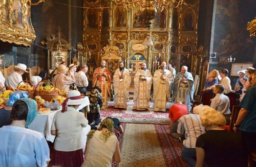 Sfântul Ilie Tesviteanul, cinstit în biserici moldave Poza 107354