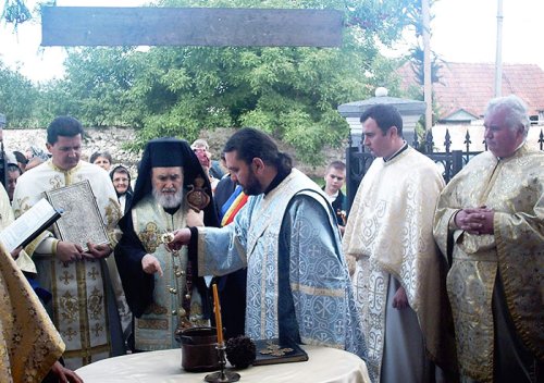 Sfinţirea bisericii din Parohia Căprioara Poza 107618