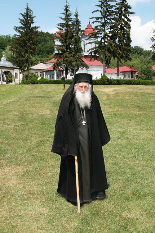 Mănăstirea Ciolanu a dobândit un ceresc rugător Poza 107696