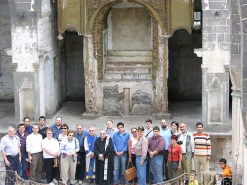 Creştinii din Turcia se roagă în vechile lor biserici Poza 107722
