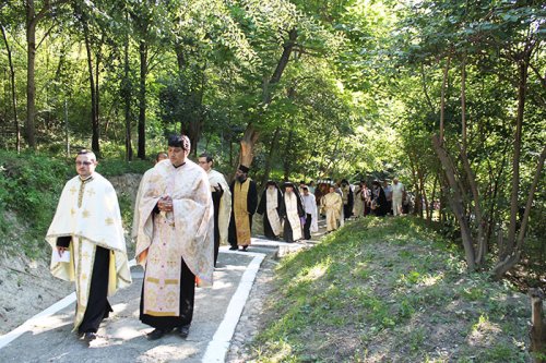 Procesiune cu Icoana Maicii Domnului de la Ostrov Poza 107889