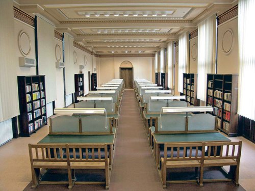 Bibliotecile gălăţene, modernizate printr-un program finanţat de Fundaţia Gates Poza 107908