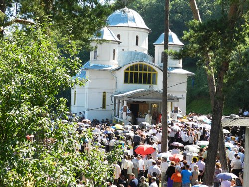 Hram la Mănăstirea Sânmărtinul de Câmpie Poza 107909